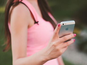100 mobilních seznamovacích webů zdarma šťastná dívka datování jednoduchý chlap